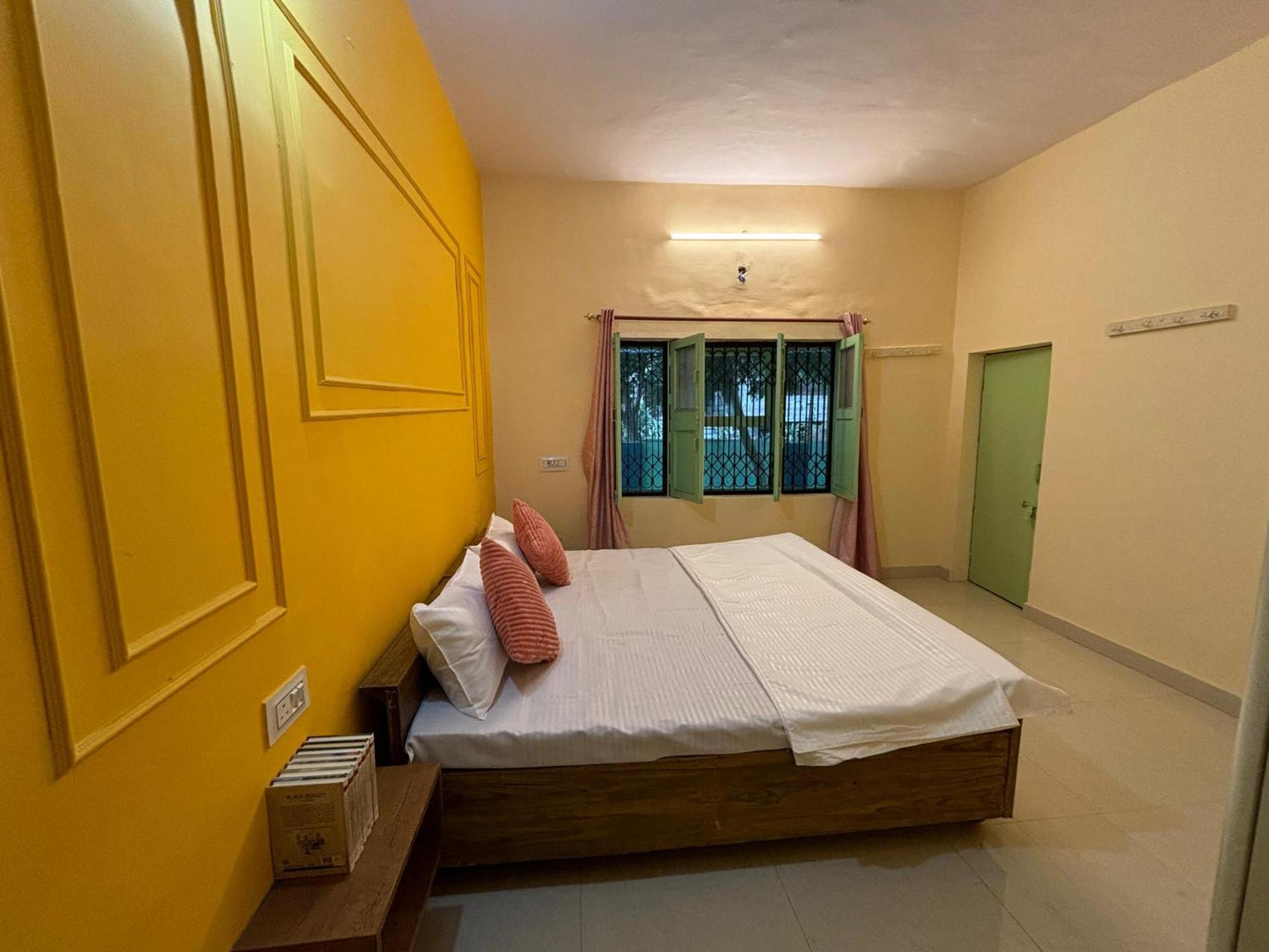 The Noor House Homestay อัครา ภายนอก รูปภาพ