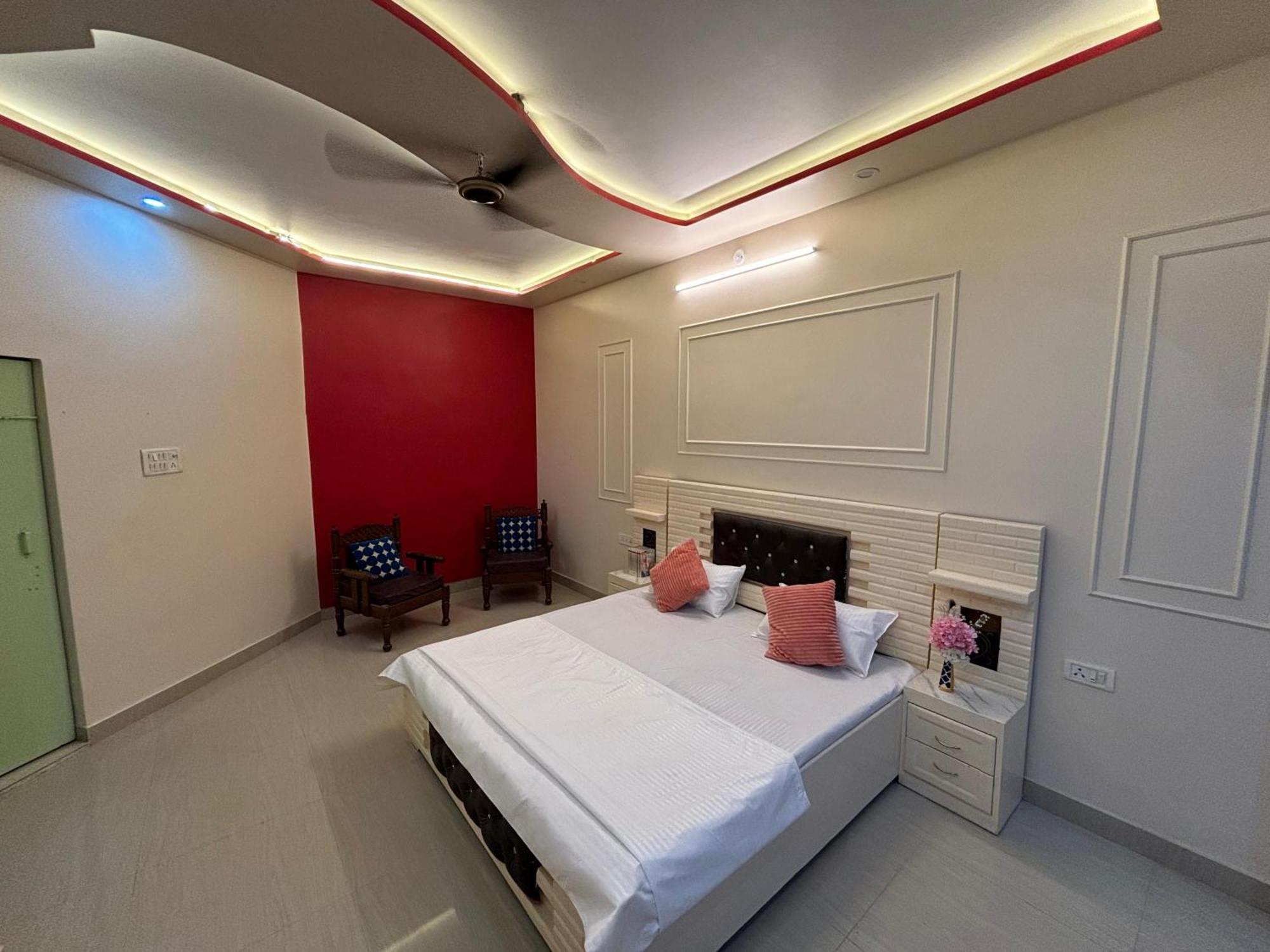 The Noor House Homestay อัครา ภายนอก รูปภาพ