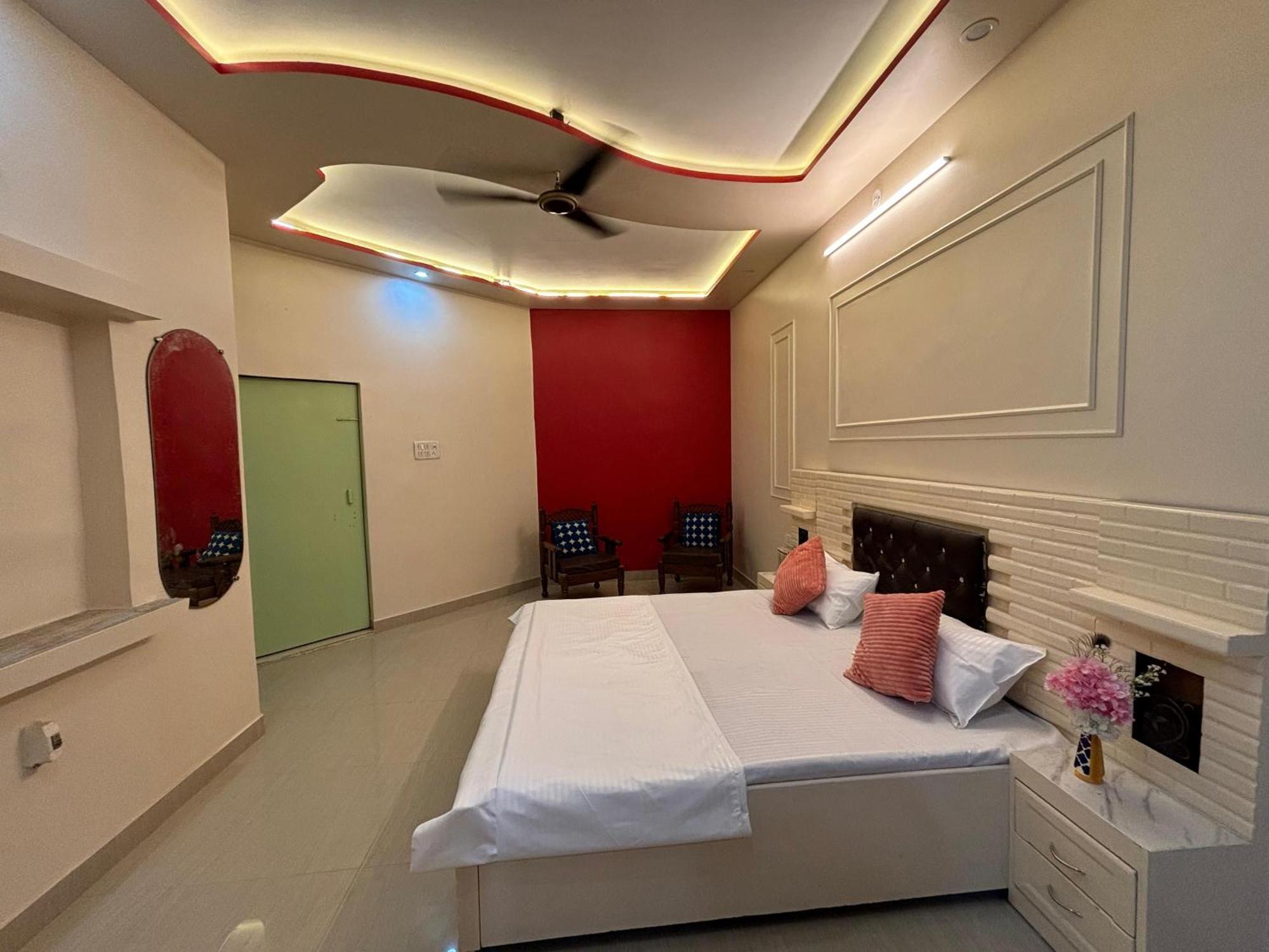 The Noor House Homestay อัครา ภายนอก รูปภาพ